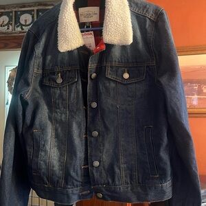 Womens lined denm jacket. NWT